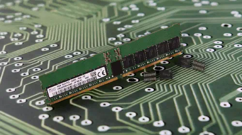 assets/1811_SK_hynix_1Ynm_DDR5_DRAM-1.jpeg