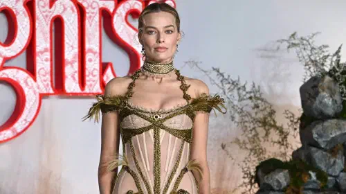 assets/margot-robbie.jpeg
