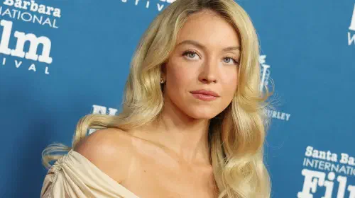 assets/sydney-sweeney-at-the-41st-annual-santa-barbara-international-film-festival-virtuosos-award-at-the-arlington-theatre.jpeg