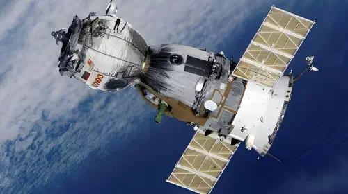 assets/Apple-carriers-satellite.jpeg