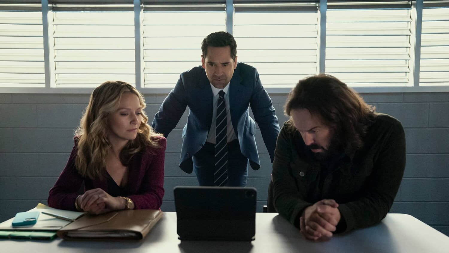 the-lincoln-lawyer-lorna-mickey-cisco.jpeg
