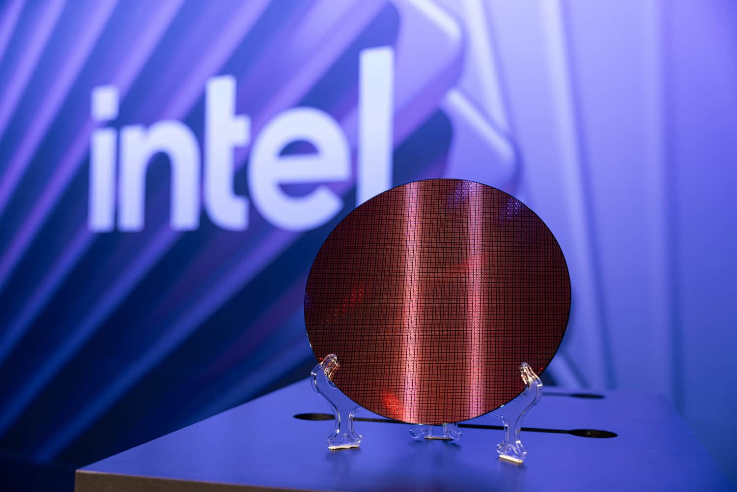 Intel-18A-P-Wafer-scaled.jpeg