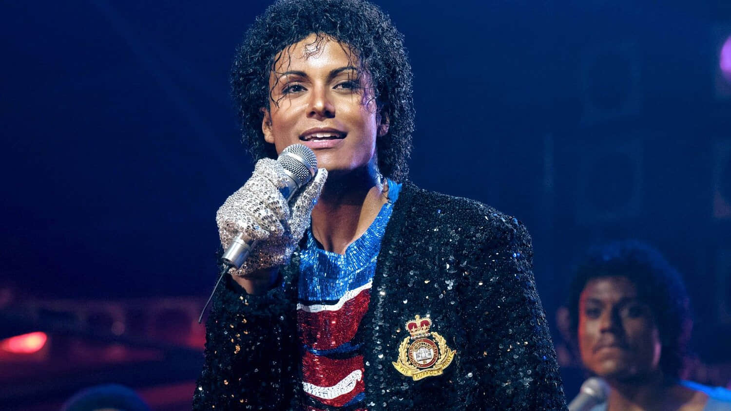 jaafar-jackson-as-michael-jackson-performing-in-a-spangled-jacket-in-michael-2026.jpeg