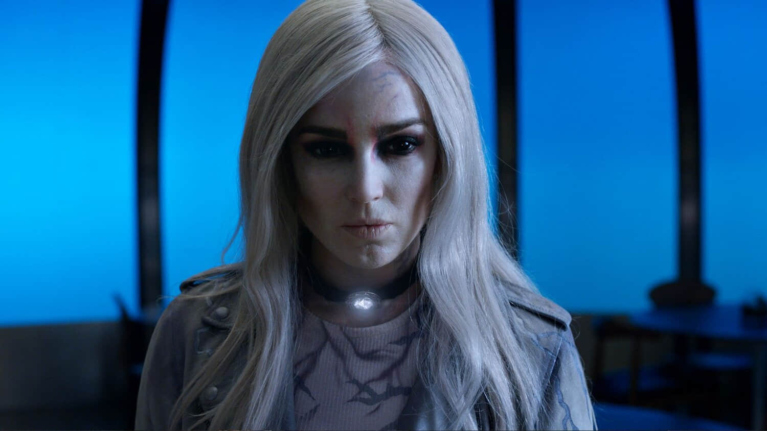 white-canary-has-black-eyes-and-veins-in-legends-of-tomorrow.jpeg