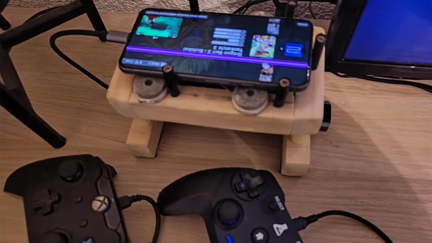 Damaged-Pixel-8-turned-into-a-gaming-console-4.jpeg