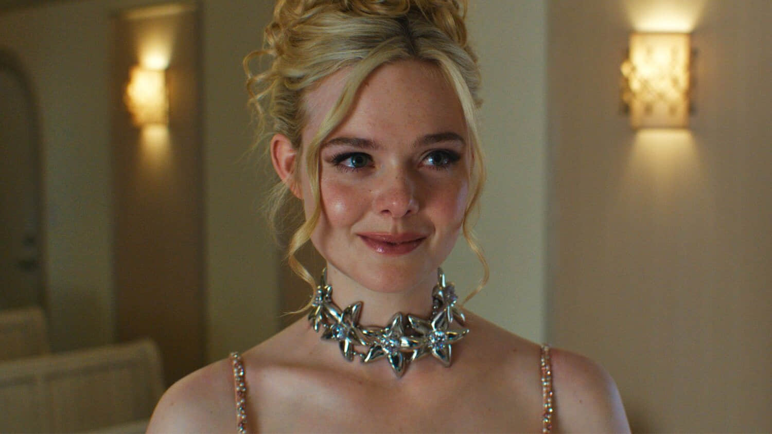 elle-fanning-in-margo-s-got-money-troubles.jpeg
