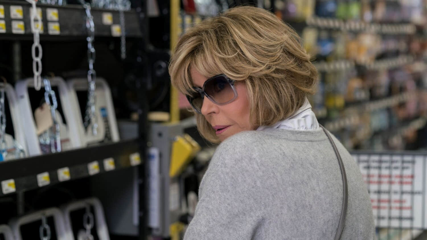 jane-fonda-in-grace-and-frankie-wearing-sunglasses.jpeg