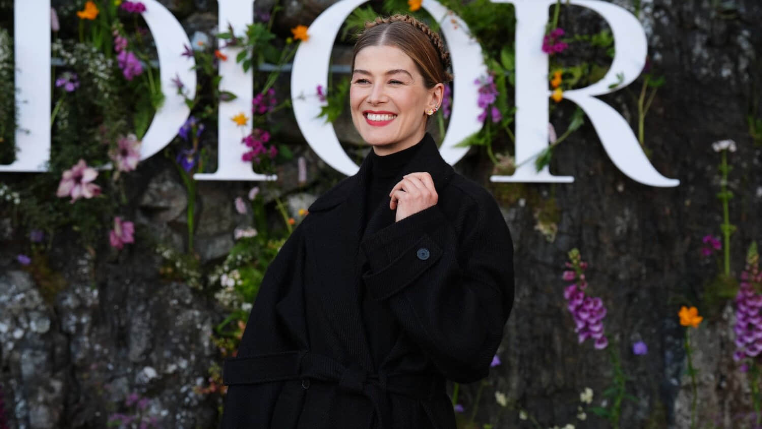rosamund-pike-at-an-event.jpeg