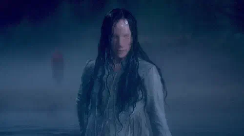 assets/the-lady-of-the-lake-in-the-haunting-of-bly-manor.jpeg