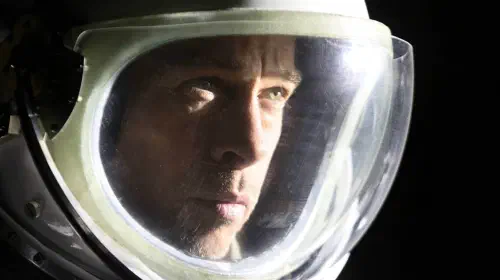 assets/brad-pitt-as-roy-mcbride-in-ad-astra.jpeg