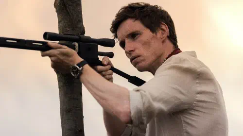 assets/eddie-redmayne-as-the-jackal-pointing-a-sniper-in-an-episode-of-the-day-of-the-jackal.jpeg