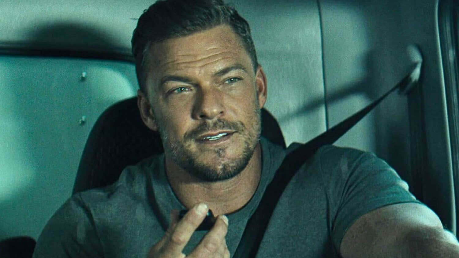 alan-ritchson-as-reacher-driving-car-in-reacher.jpeg
