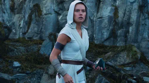 assets/daisy-ridley-in-the-rise-of-skywalker.jpeg