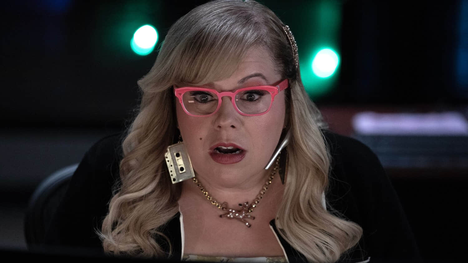 kirsten-vangsness-penelope-garcia-criminal-minds-s18.jpeg