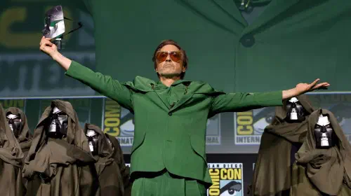 assets/robert-downey-jr-at-comic-con-1.jpeg