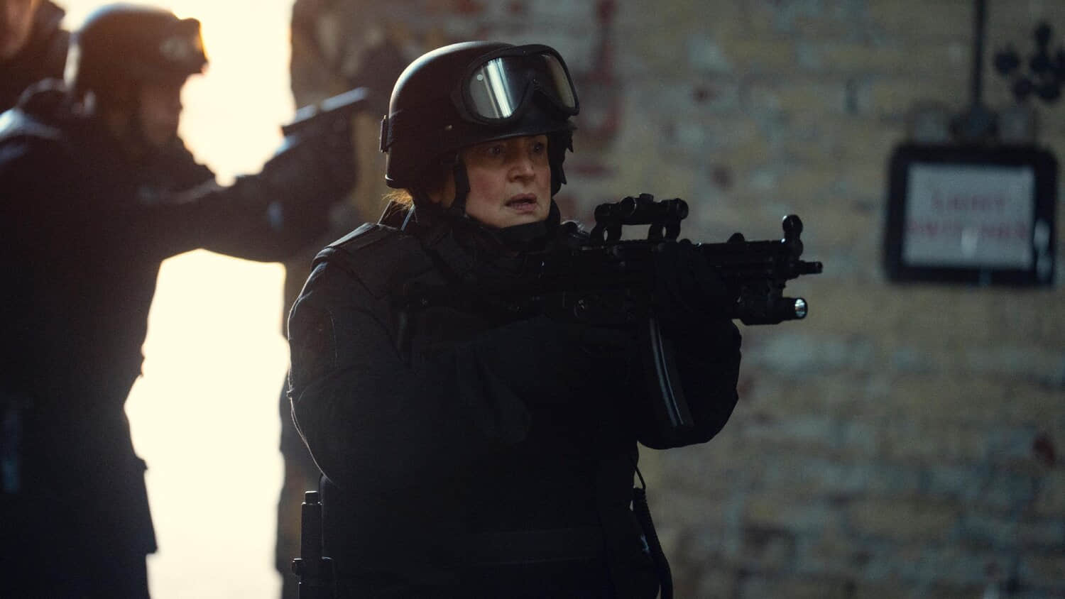 ruth-jones-as-elena-ravenscroft-in-run-away-1.jpeg