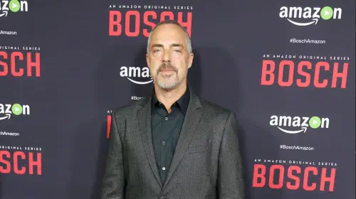 assets/titus-welliver-poses-for-a-photo-at-bosch-season-2-s-premiere.jpeg