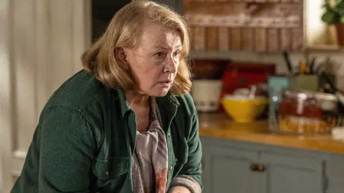 assets/elizabeth-saunders-as-donna-raines-wiping-bloody-hands-in-from-season-3-episode-2.jpeg