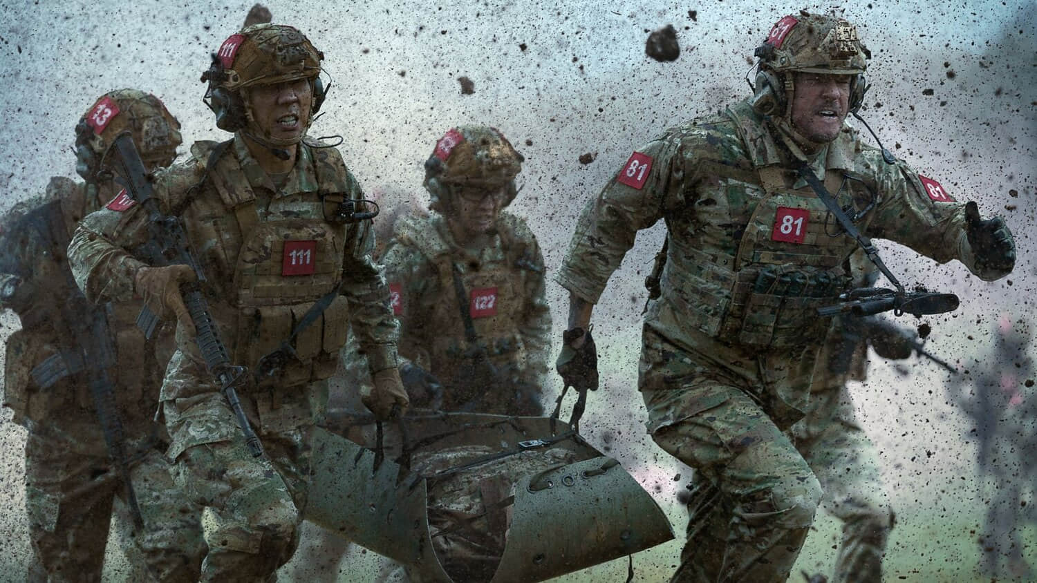 alan-ritchson-leads-his-sqaudron-through-a-battlefield-in-war-machine.jpeg