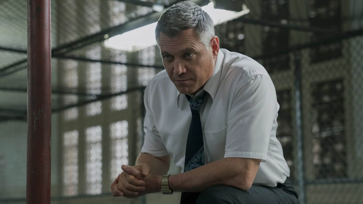 holt-mccallany-as-bill-tench-in-mindhunter-season-1.jpeg