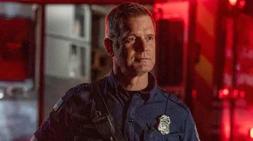 assets/peter-krause-as-captain-bobby-nash-in-an-episode-of-9-1-1.jpeg