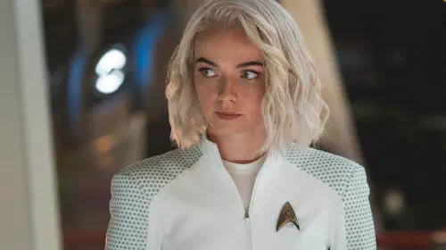 assets/jess-bush-as-nurse-chapel-at-a-console-in-star-trek-strange-new-worlds.jpeg