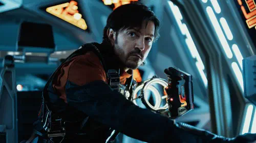 assets/cassian-looks-to-the-side-in-andor.jpeg
