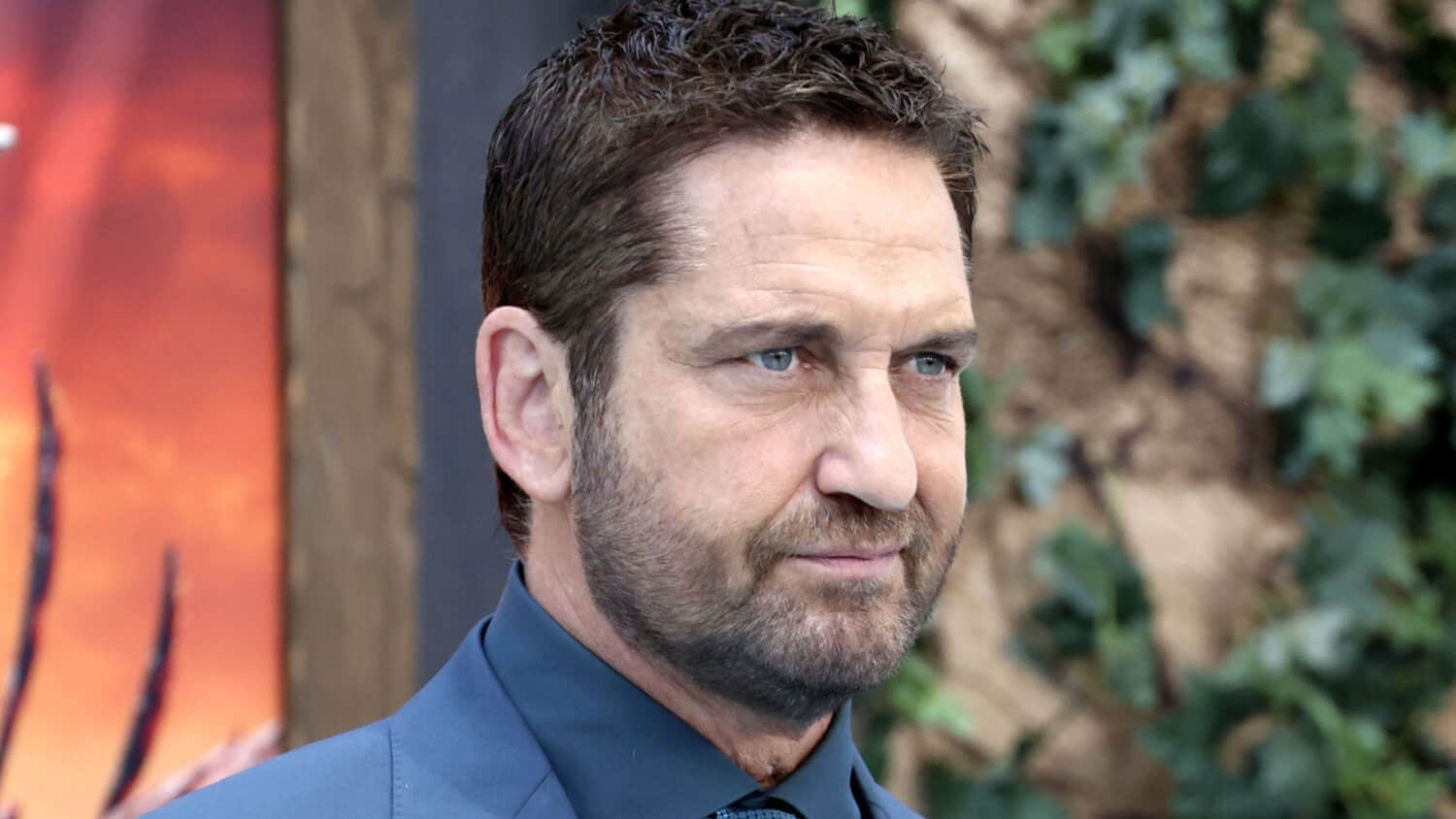 gerard-butler-at-the-la-premiere-of-how-to-train-your-dragon.jpeg