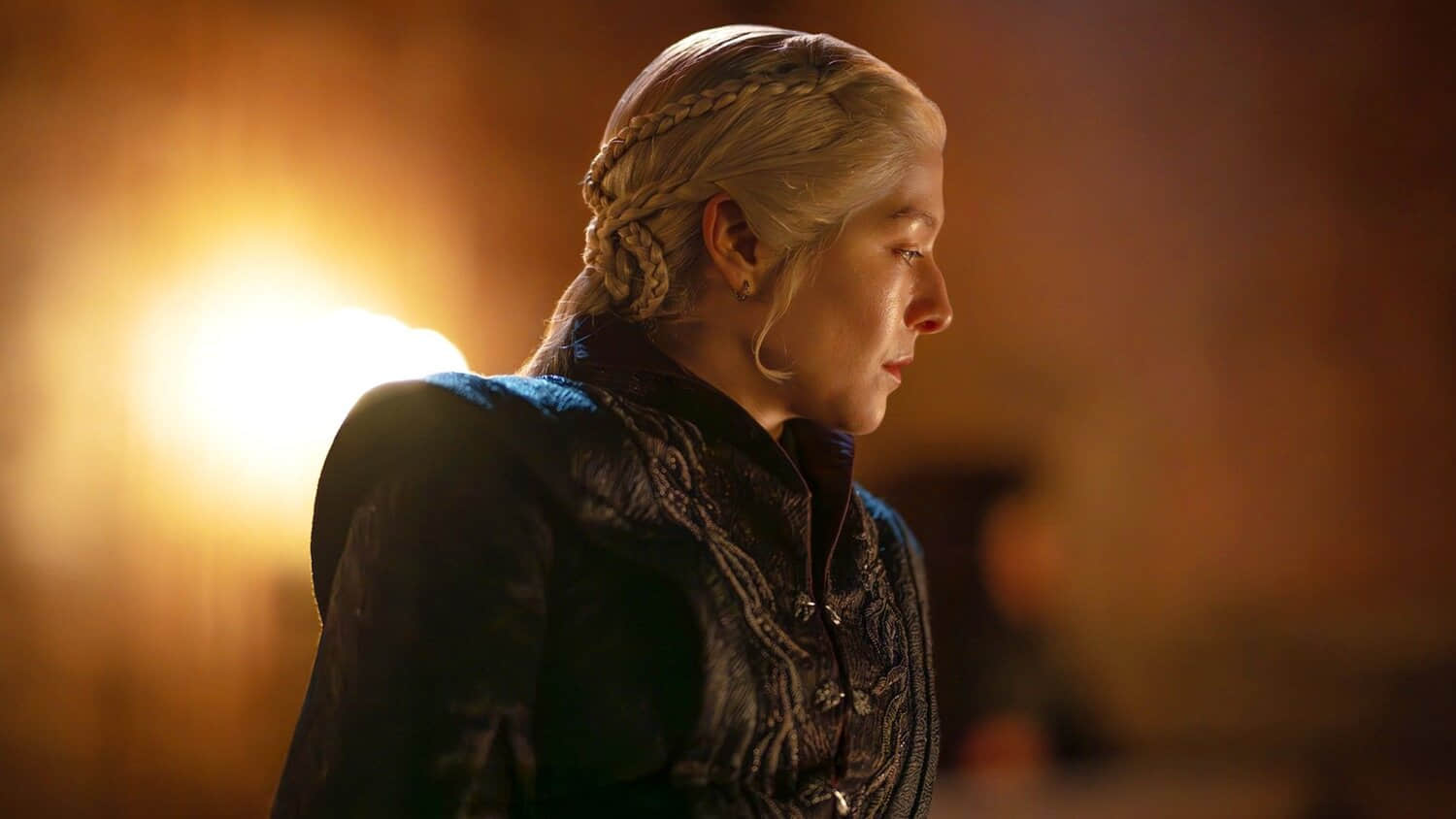 rhaenyra-targaryen-looking-to-the-side-in-house-of-the-dragon-season-3.jpeg