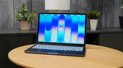 assets/macbook_neo_2026_indigo_review_1-5.jpeg