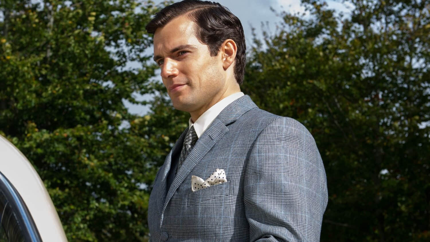 henry-cavill-in-a-proper-suit-in-the-man-from-uncle.jpeg