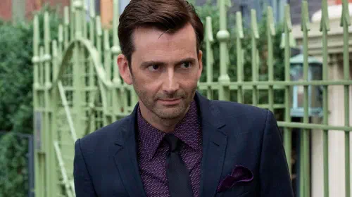 assets/david-tennant-smiling-as-kilgrave-in-the-mcu-tv-show-jessica-jones.jpeg
