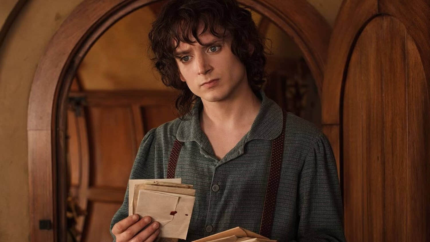 the-hobbit-elijah-wood-frodo-baggins.jpeg