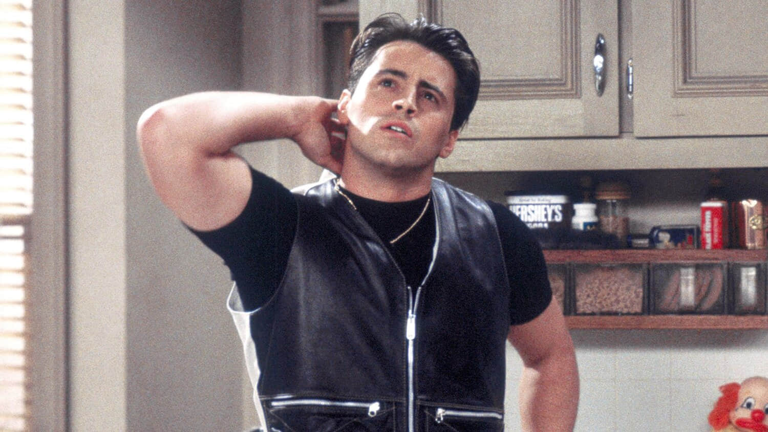 matt-leblanc-as-joey-in-friends-season-3.jpeg