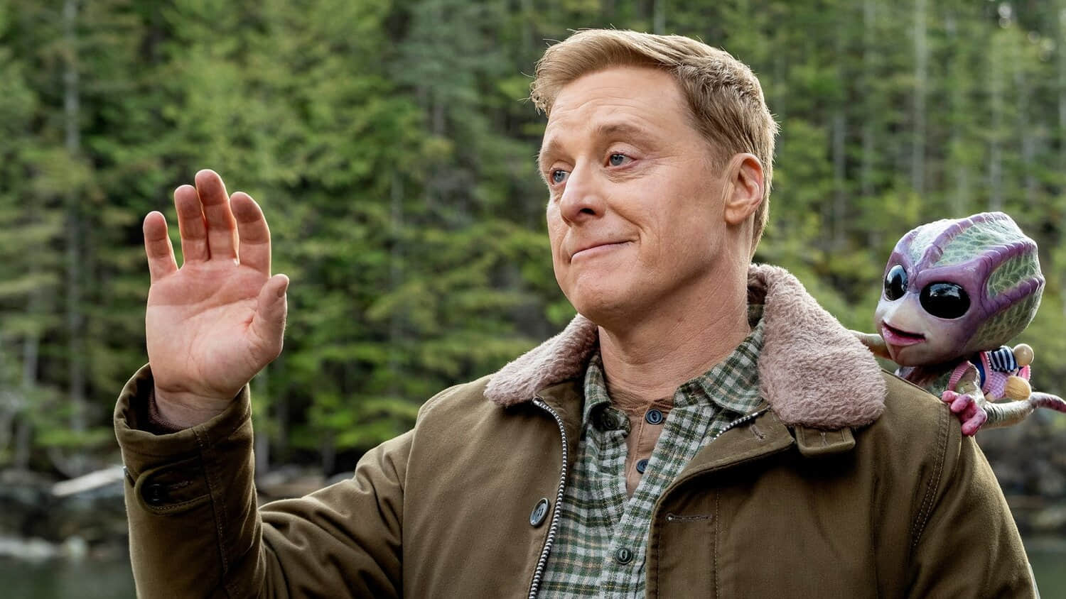 harry-waving-in-resident-alien.jpeg