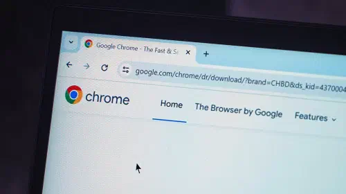 assets/chrome-generic-laptop.jpeg