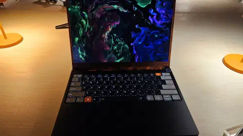 assets/Framework-Laptop-13-Pro-alt.jpeg