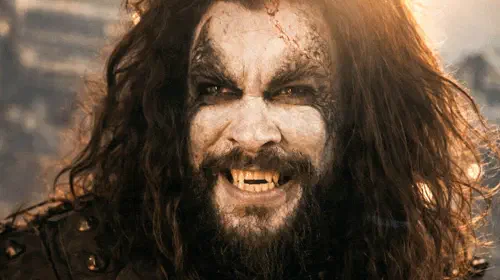 assets/jason-momoa-as-lobo-in-supergirl-trailer.jpeg