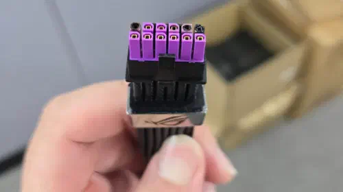 assets/ASUS-ROG-Equalizer-16-Pin-Cable-Burning.jpeg