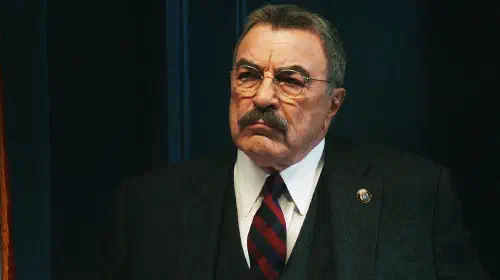 assets/tom-selleck-looking-angry-as-frank-in-blue-bloods-season-14-episode-4.jpeg