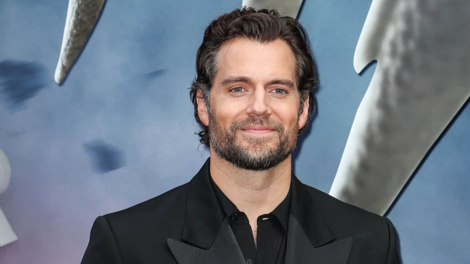 henry-cavill-on-the-red-carpet-for-the-witcher-season-3-premiere.jpeg