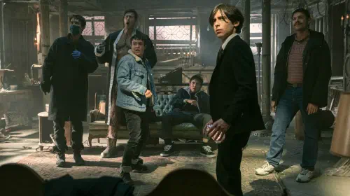 assets/the-cast-of-the-umbrella-academy-in-season-4.jpeg