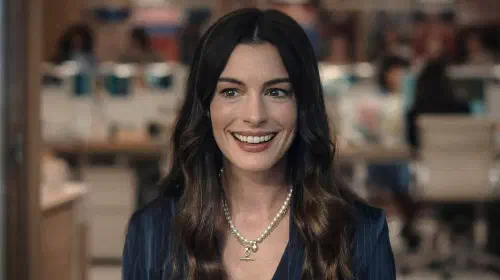 assets/anne-hathaway-as-andy-sachs-smiling-in-the-devil-wears-prada-2.jpeg