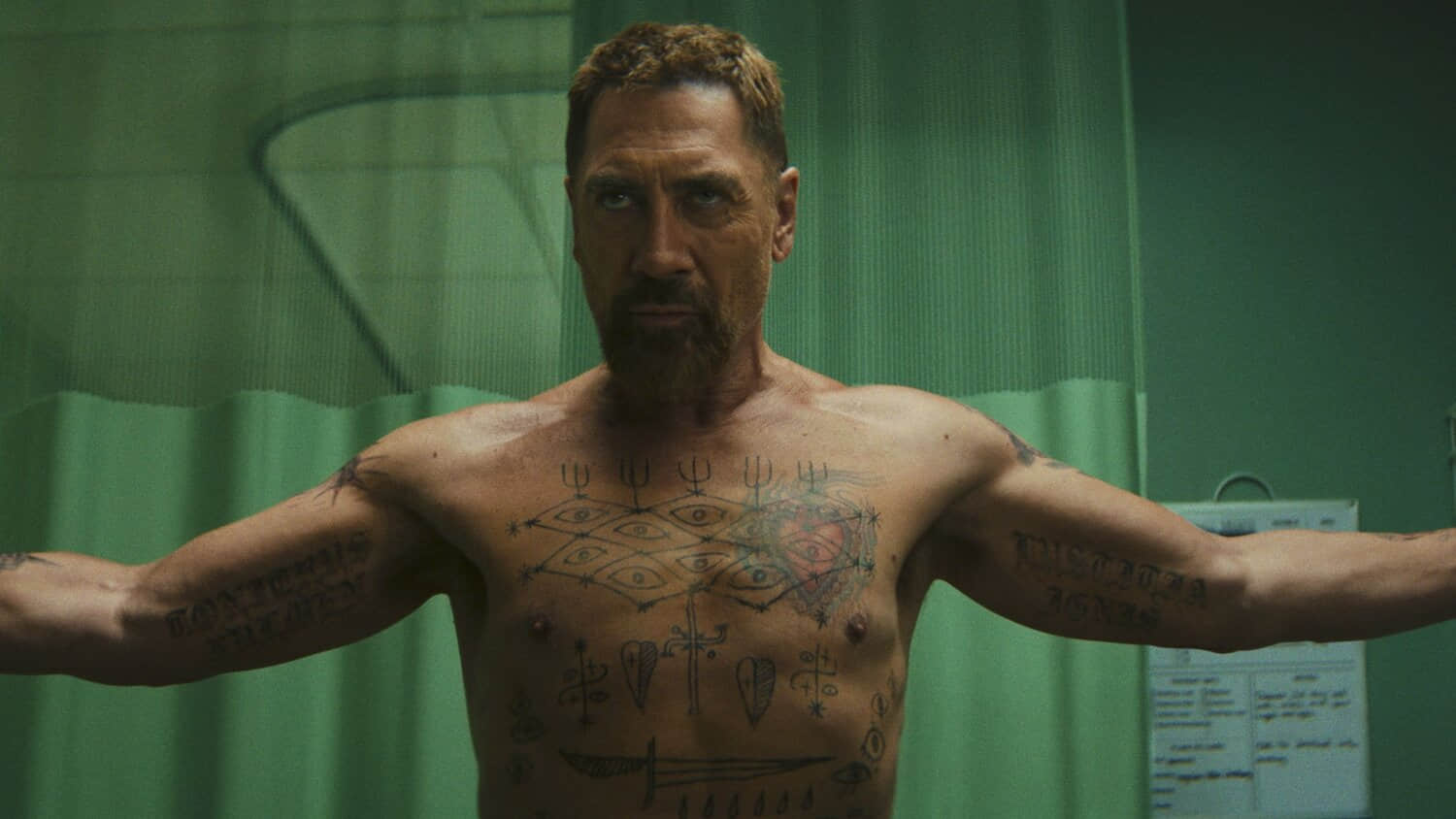 javier-bardem-as-max-with-his-arms-spread-out-in-cape-fear.jpeg