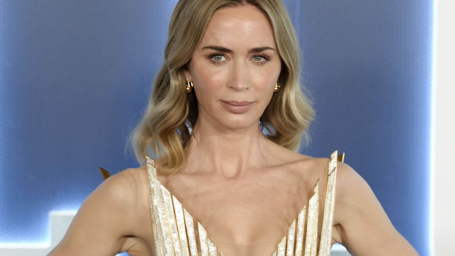emily-blunt-posing-on-a-red-carpet.jpeg