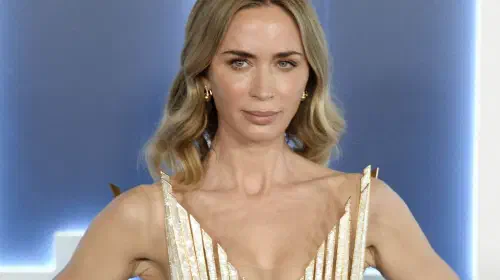assets/emily-blunt-posing-on-a-red-carpet.jpeg