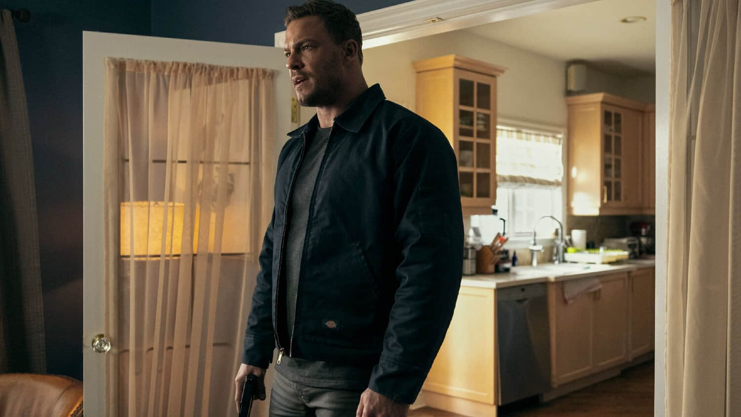 alan-ritchson-as-jack-reacher-in-season-2.jpeg