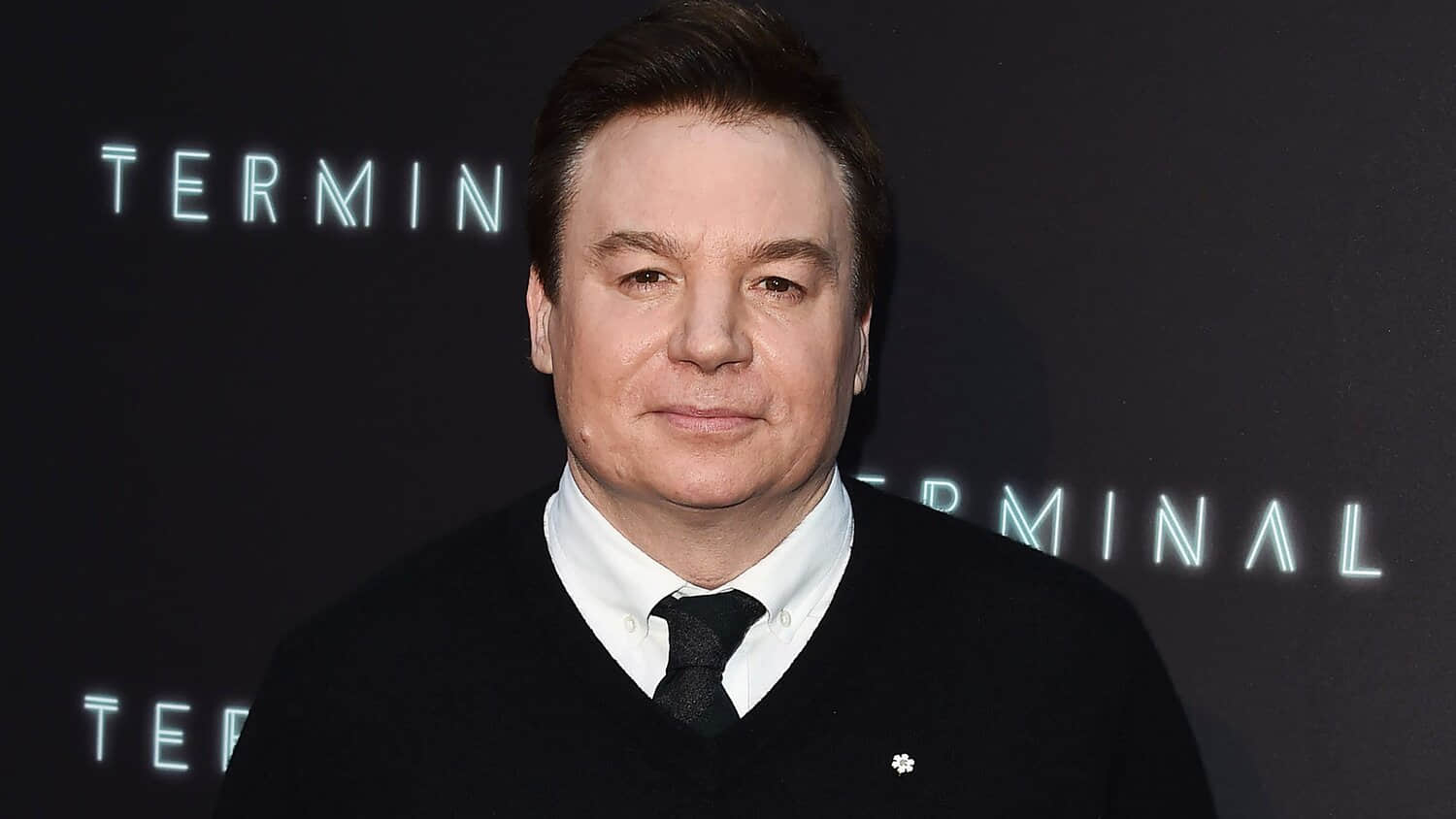 mike-myers-posing-for-a-photo-on-the-terminal-red-carpet.jpeg