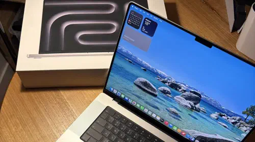 assets/M5-Max-MacBook-Pro.jpeg