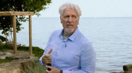 assets/clancy-brown-as-nicky-fisher-looking-suspicious-in-i-will-find-you.jpeg